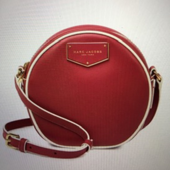 NWT MARC JACOBS RED VOYAGER CIRCLE CROSSBODY BAG - Picture 3 of 9